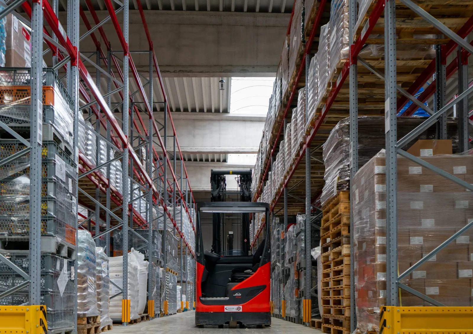 Kraftwagen Im Lager