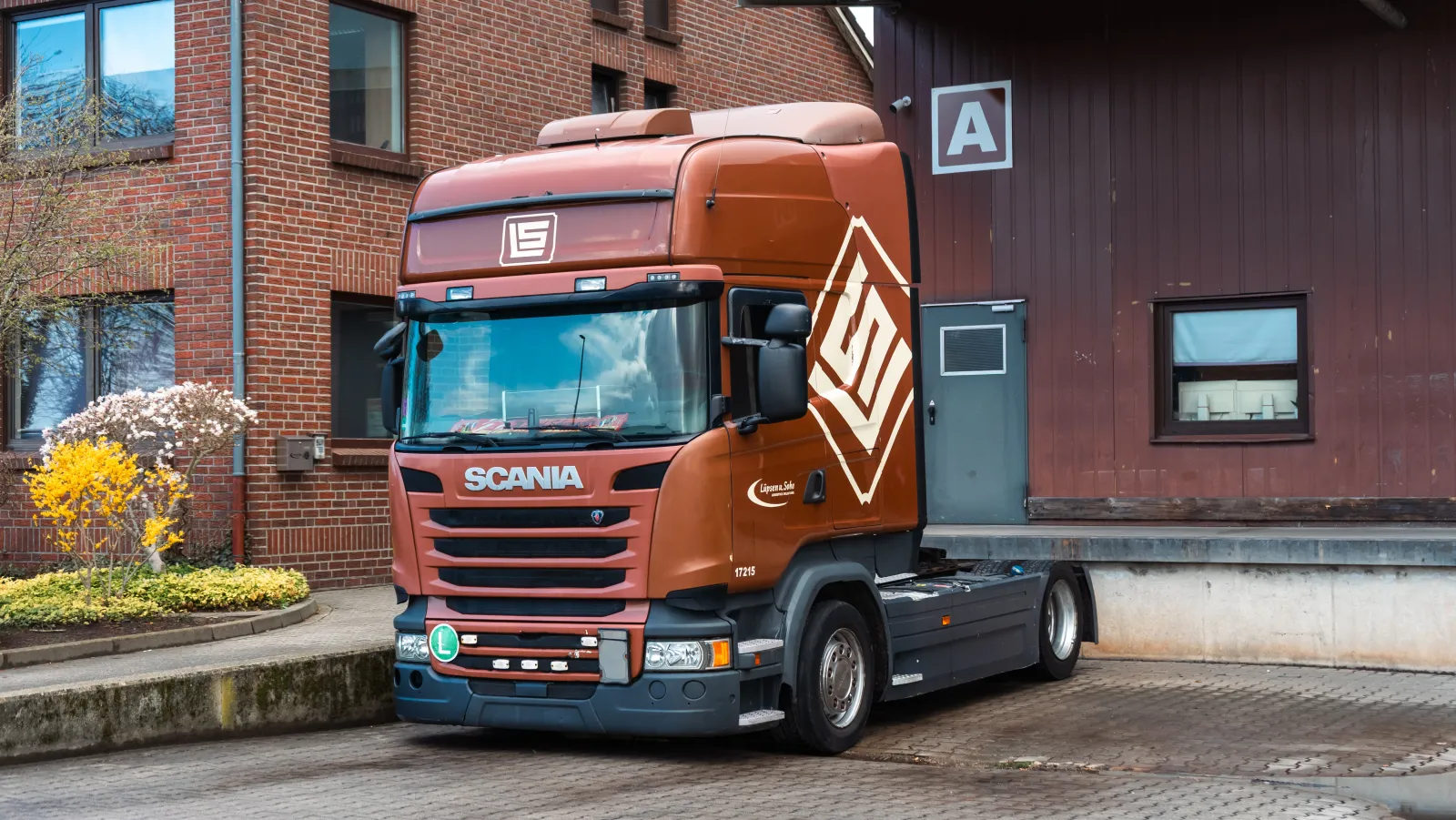 Lkw Vor Halle
