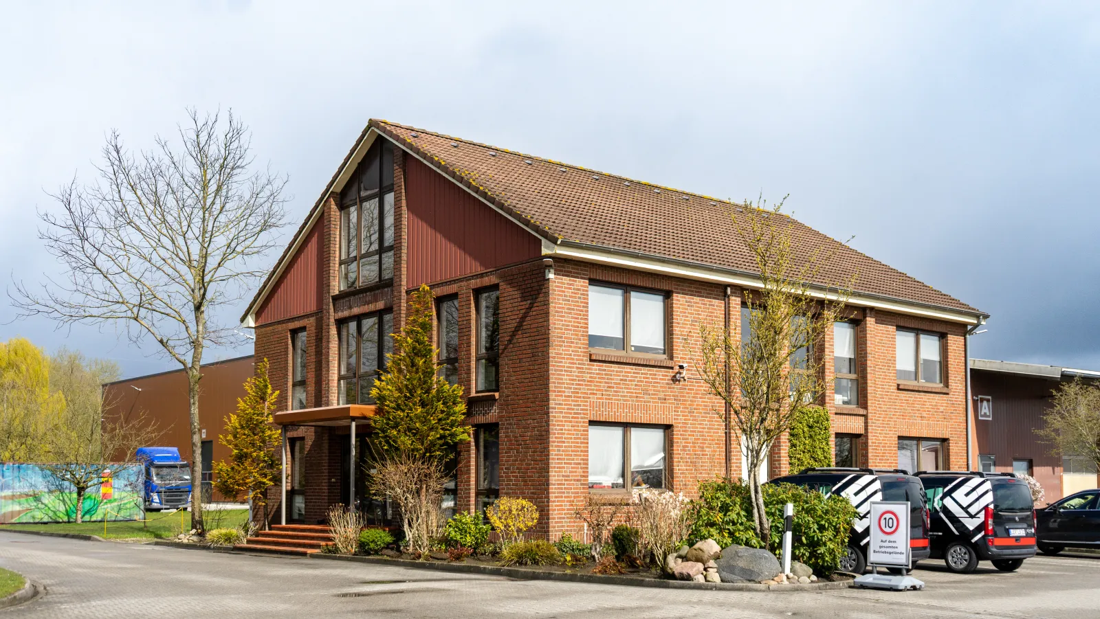 Firmen Gelaende Exterior