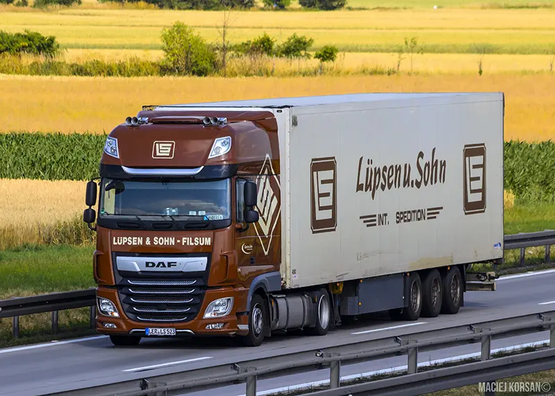 LKW in der Halle