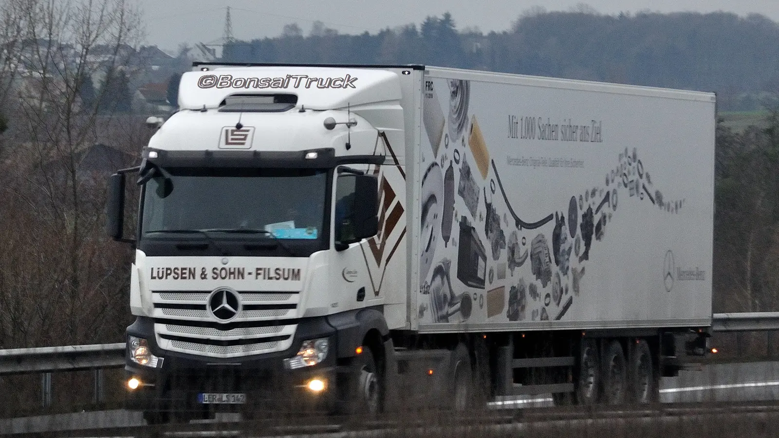 LKW an der Waschanlage