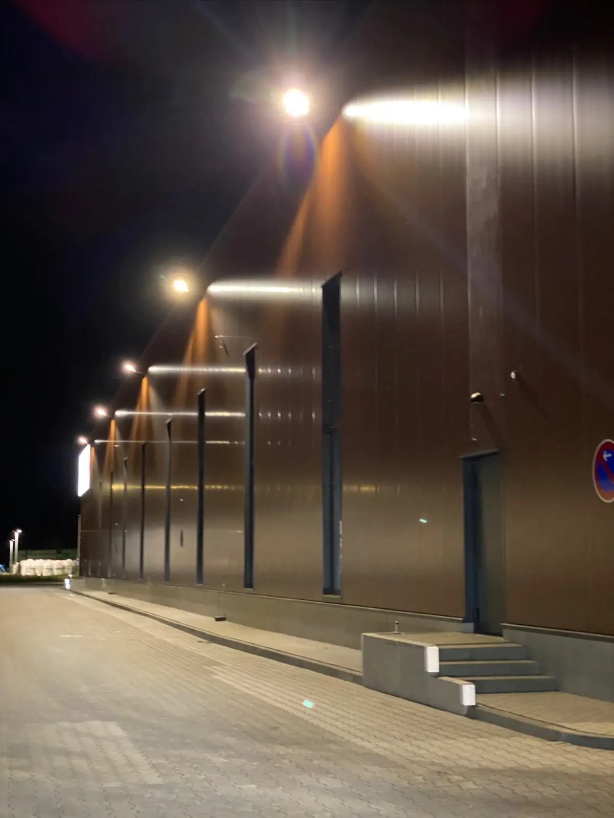 Lagerhallen Seitenansicht
